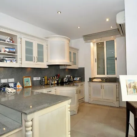 St. Agatha's Bastion 別荘 *